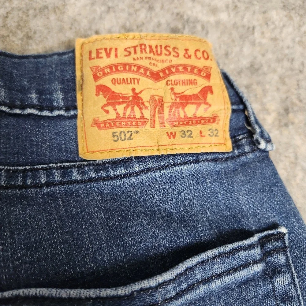 Levis 502 Slim Taper Jeans Men 32x32 Blue Dark Wash Denim Faded Whiskers Utility